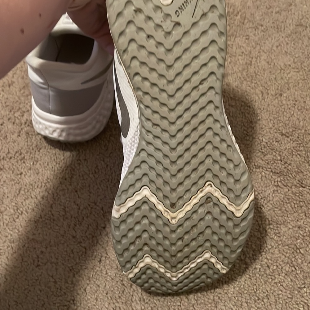 Sneakers - Picture 4 of 6
